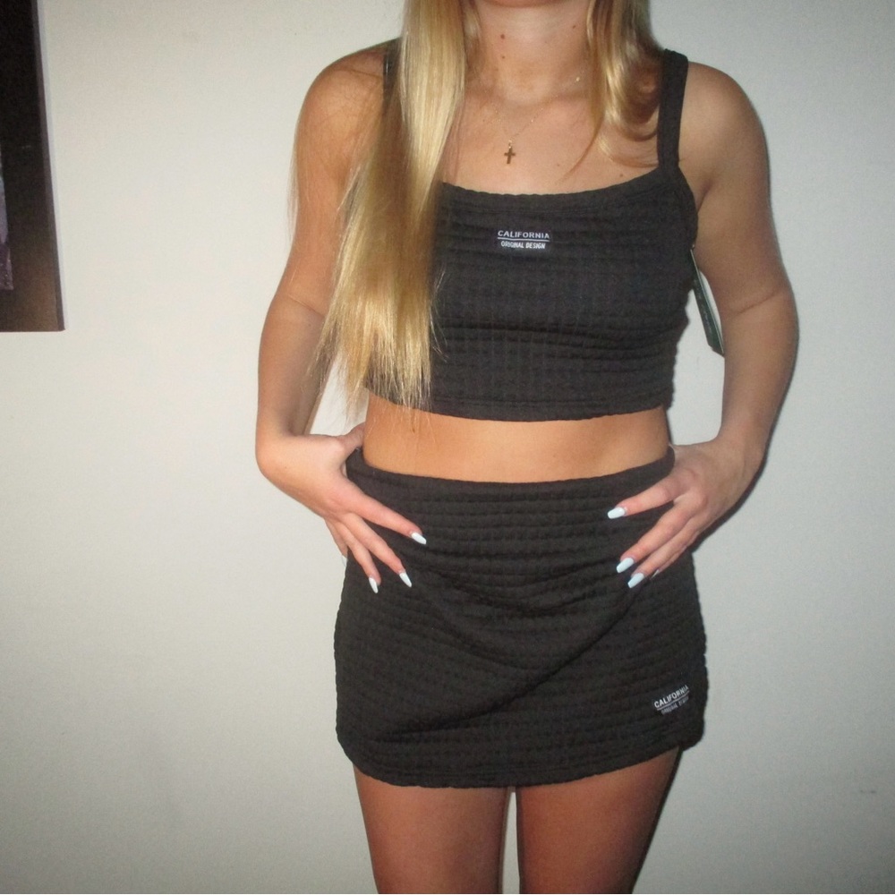 Black 2-piece set skirt and tank! Perfect for spring break!! #comfy #beach